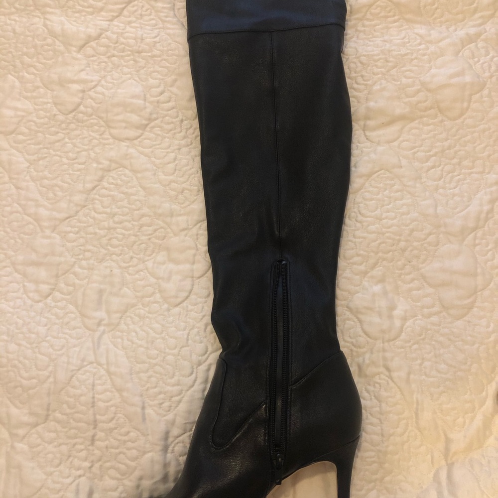 Black leather boots - Picture 3 of 3